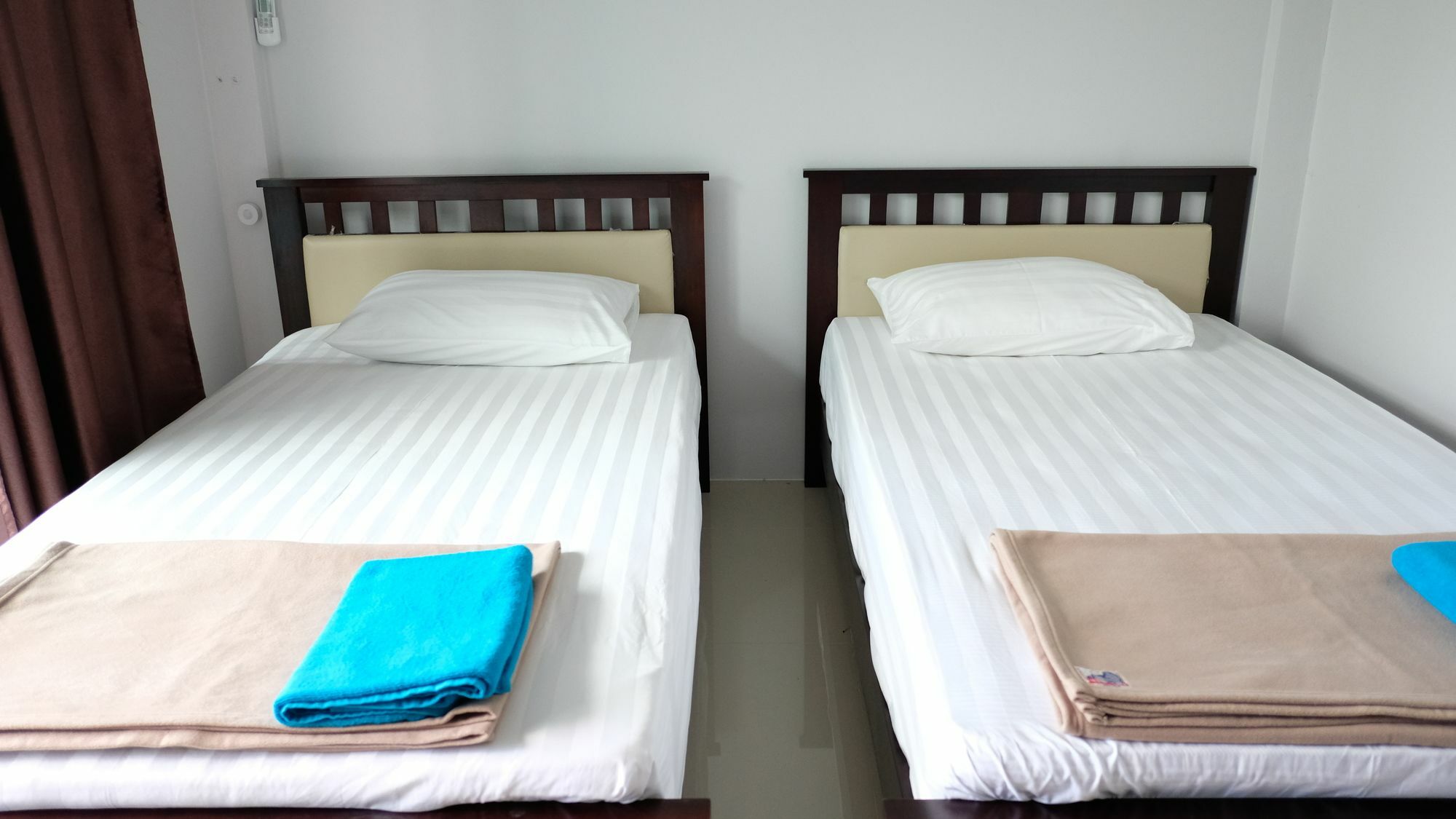 Mae-Porn Hostel Khao Lak Buitenkant foto